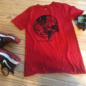 Nike Gravity’s enemy T- shirt